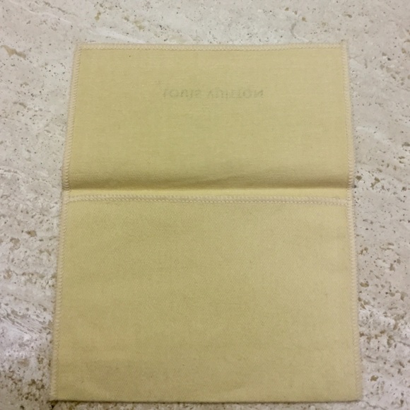 Louis Vuitton Sleeper Cover - Picture 3 of 4